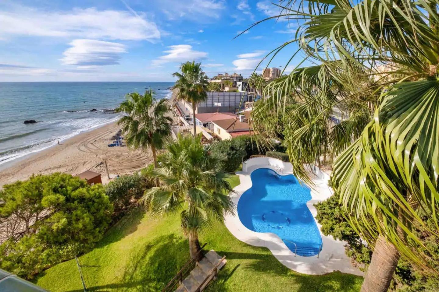 Apartment Aguamarina On The Beach Front Málaga Exterior foto
